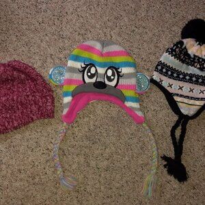 Lot of 3 kids winter hats.